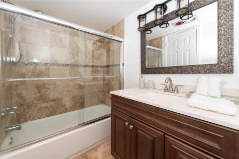 Copropriété à louer à Aventura, Floride: 1 chambre, 81.1 m2 № 1842376 - photo 12