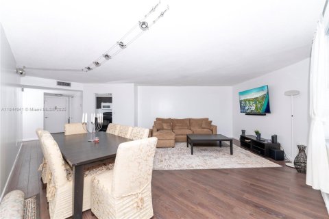 Copropriété à louer à Aventura, Floride: 1 chambre, 81.1 m2 № 1842376 - photo 5