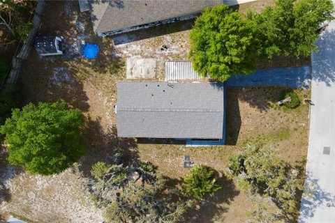 House in Auburndale, Florida 3 bedrooms, 107.02 sq.m. № 1612722 - photo 23