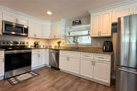 House in Auburndale, Florida 3 bedrooms, 107.02 sq.m. № 1612722 - photo 9