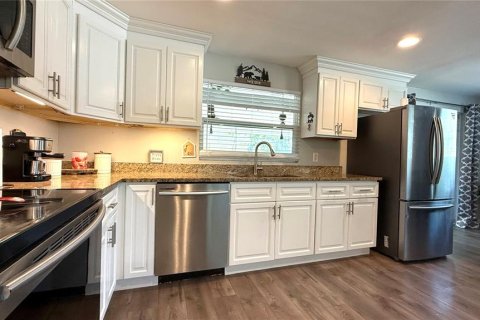House in Auburndale, Florida 3 bedrooms, 107.02 sq.m. № 1612722 - photo 10