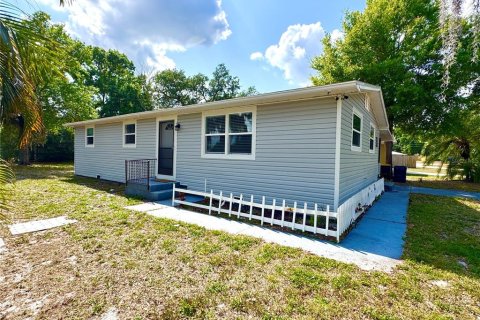 House in Auburndale, Florida 3 bedrooms, 107.02 sq.m. № 1612722 - photo 2