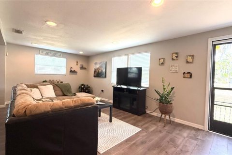 House in Auburndale, Florida 3 bedrooms, 107.02 sq.m. № 1612722 - photo 5