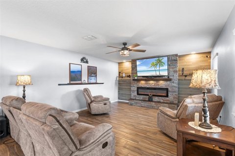 Casa en venta en Auburndale, Florida, 3 dormitorios, 178.47 m2 № 1910604 - foto 11