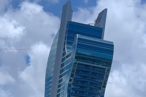 Снять в аренду квартиру в Дания-Бич, Флорида 2 спальни, 98.48м2, № 1963659 - фото 4