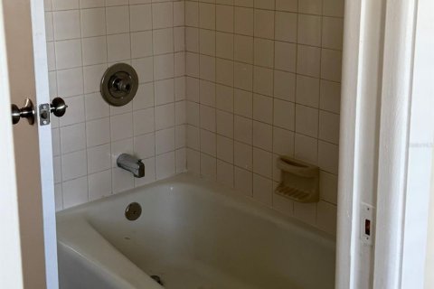 House in Englewood, Florida 2 bedrooms, 95.32 sq.m. № 1881218 - photo 16