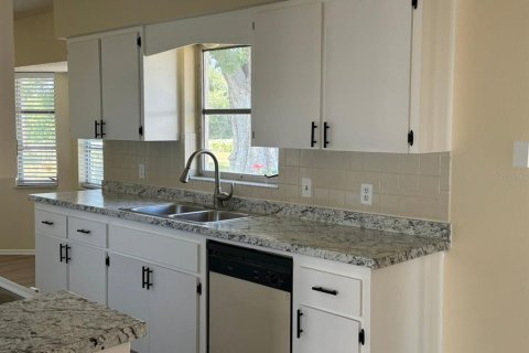 House in Englewood, Florida 2 bedrooms, 95.32 sq.m. № 1881218 - photo 5