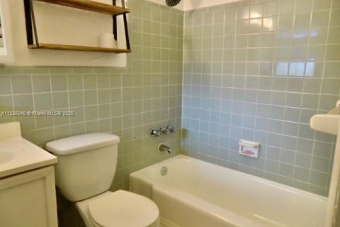 Снять в аренду квартиру в Форт-Лодердейл, Флорида 1 спальня, 74.32м2, № 1947872 - фото 8