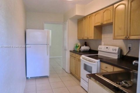 Снять в аренду квартиру в Форт-Лодердейл, Флорида 1 спальня, 74.32м2, № 1947872 - фото 5