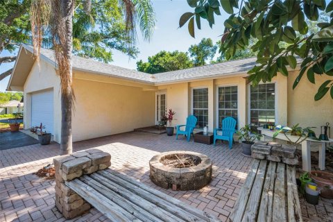 House in Palm Harbor, Florida 3 bedrooms, 183.57 sq.m. № 2102189 - photo 3