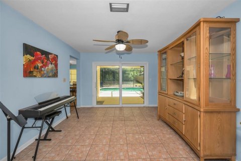House in Palm Harbor, Florida 3 bedrooms, 183.57 sq.m. № 2102189 - photo 11