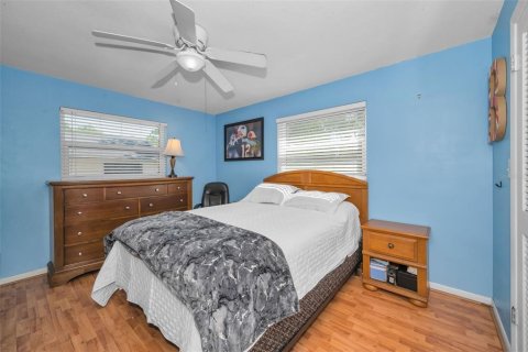 House in Palm Harbor, Florida 3 bedrooms, 183.57 sq.m. № 2102189 - photo 26