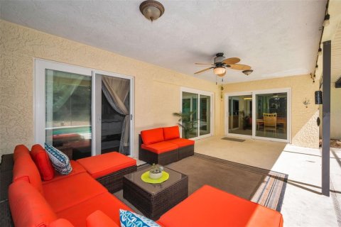 House in Palm Harbor, Florida 3 bedrooms, 183.57 sq.m. № 2102189 - photo 29