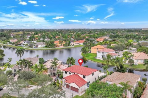 House in Miramar, Florida 5 bedrooms, 305.18 sq.m. № 2004068 - photo 4