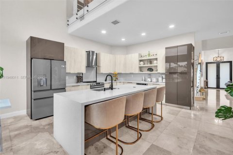 House in Miramar, Florida 5 bedrooms, 305.18 sq.m. № 2004068 - photo 22