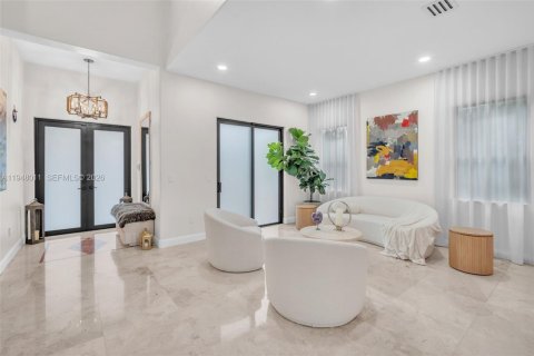 House in Miramar, Florida 5 bedrooms, 305.18 sq.m. № 2004068 - photo 14