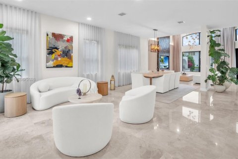 House in Miramar, Florida 5 bedrooms, 305.18 sq.m. № 2004068 - photo 13