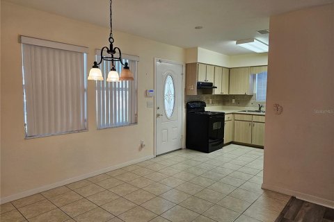 House in Gainesville, Florida 2 bedrooms, 112.97 sq.m. № 1912319 - photo 5