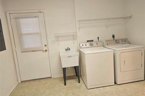 House in Gainesville, Florida 2 bedrooms, 112.97 sq.m. № 1912319 - photo 24