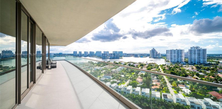 Кондоминиум с 2 спальнями в Санни-Айлс-Бич, Флорида № 1957712