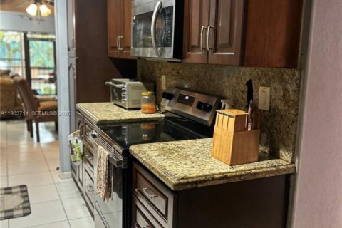 Copropriété à vendre à Lauderhill, Floride: 3 chambres, 167.22 m2 № 2025462 - photo 8