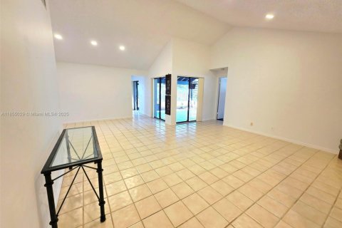 House in Weston, Florida 2 bedrooms, 123.1 sq.m. № 1872621 - photo 4