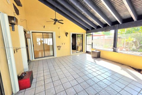 House in Weston, Florida 2 bedrooms, 123.1 sq.m. № 1872621 - photo 17