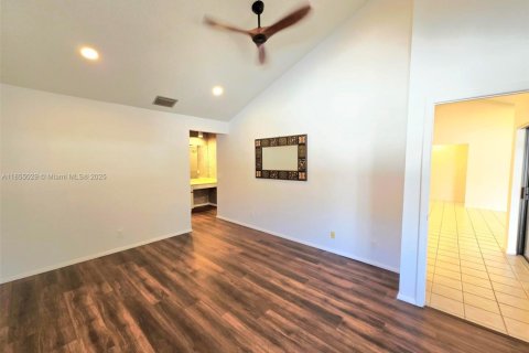 House in Weston, Florida 2 bedrooms, 123.1 sq.m. № 1872621 - photo 25
