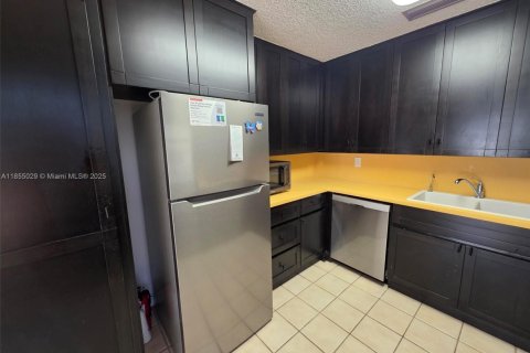 House in Weston, Florida 2 bedrooms, 123.1 sq.m. № 1872621 - photo 12