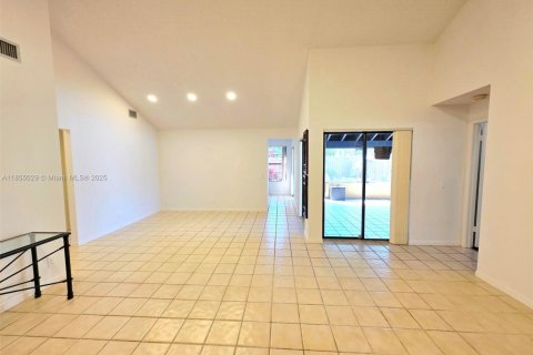 House in Weston, Florida 2 bedrooms, 123.1 sq.m. № 1872621 - photo 6