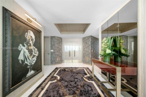 Condominio en venta en Miami Beach, Florida, 3 dormitorios, 217.39 m2 № 2066862 - foto 3