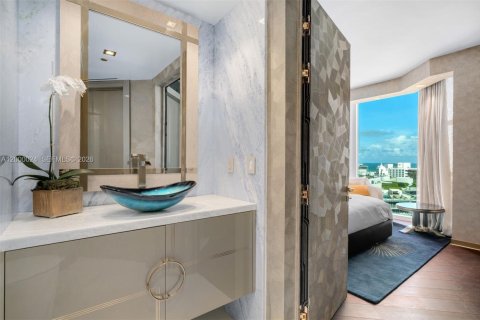 Condominio en venta en Miami Beach, Florida, 3 dormitorios, 217.39 m2 № 2066862 - foto 27