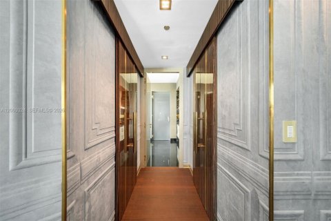 Condominio en venta en Miami Beach, Florida, 3 dormitorios, 217.39 m2 № 2066862 - foto 16