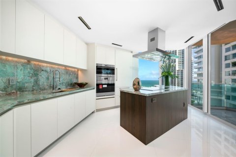 Condominio en venta en Miami Beach, Florida, 3 dormitorios, 217.39 m2 № 2066862 - foto 10