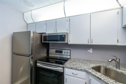 Купить кондоминиум в Тарпон-Спрингс, Флорида 3 комнаты, 90.95м2, № 2148607 - фото 13