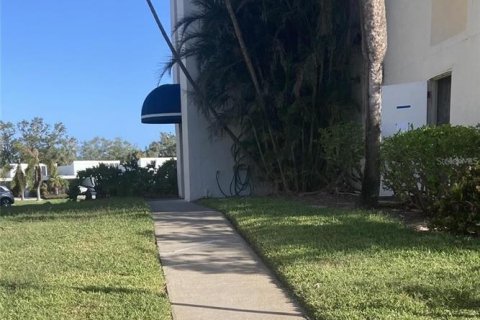 Condominio en alquiler en Bradenton, Florida, 2 dormitorios, 109.44 m2 № 1625820 - foto 3