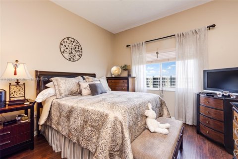 Condo in Tamarac, Florida, 2 bedrooms  № 1891689 - photo 19