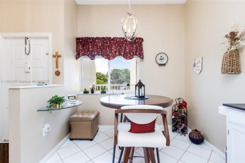 Condo in Tamarac, Florida, 2 bedrooms  № 1891689 - photo 4