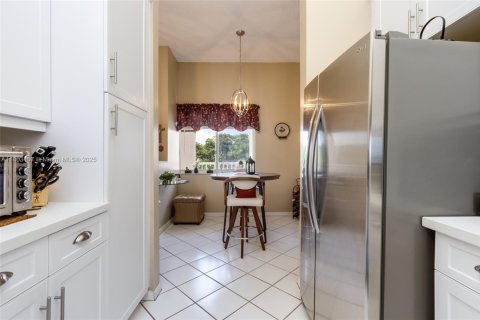 Condo in Tamarac, Florida, 2 bedrooms  № 1891689 - photo 10
