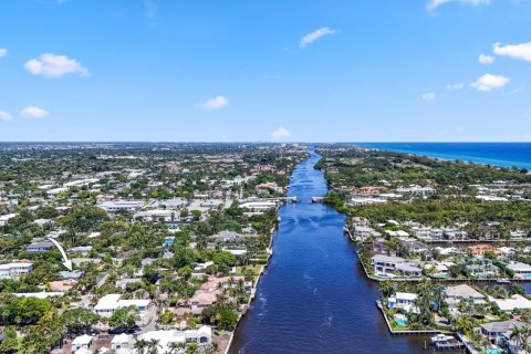 Снять в аренду виллу или дом в Делрей-Бич, Флорида 3 спальни, 219.81м2, № 1185227 - фото 1