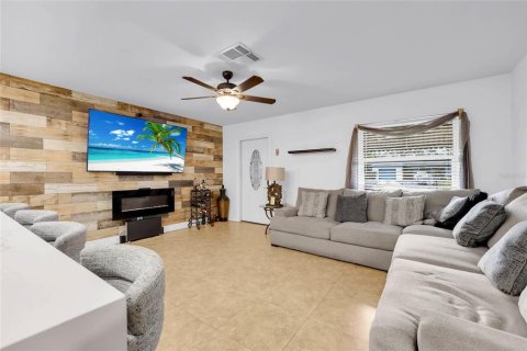 Casa en venta en Deltona, Florida, 3 dormitorios, 100.33 m2 № 2386203 - foto 5