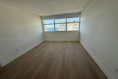 Copropriété à vendre à Miami, Floride: 3 chambres, 133.13 m2 № 1953765 - photo 8