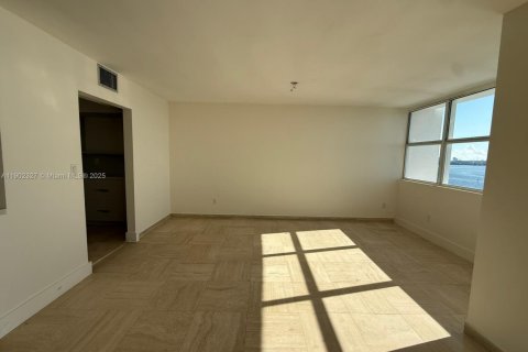 Copropriété à vendre à Miami, Floride: 3 chambres, 133.13 m2 № 1953765 - photo 21