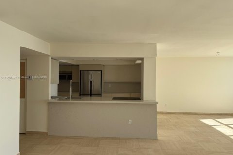 Copropriété à vendre à Miami, Floride: 3 chambres, 133.13 m2 № 1953765 - photo 16