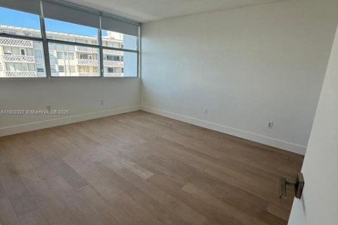 Copropriété à vendre à Miami, Floride: 3 chambres, 133.13 m2 № 1953765 - photo 9