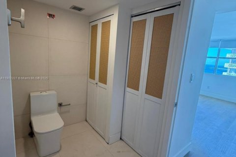 Copropriété à vendre à Miami, Floride: 3 chambres, 133.13 m2 № 1953765 - photo 13