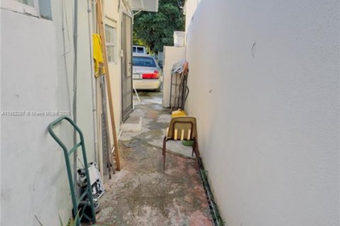 House in Hialeah, Florida 2 bedrooms, 67.63 sq.m. № 1867342 - photo 23