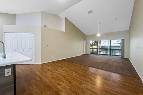 Touwnhouse à vendre à Bradenton, Floride: 2 chambres, 121.89 m2 № 1558696 - photo 10