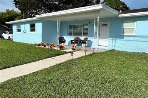 Villa ou maison à Saint Petersburg, Floride 3 chambres, 146.97 m2 № 2406437