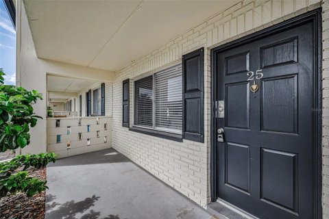 Condominio en venta en Clearwater, Florida, 2 dormitorios, 74.32 m2 № 2230847 - foto 5